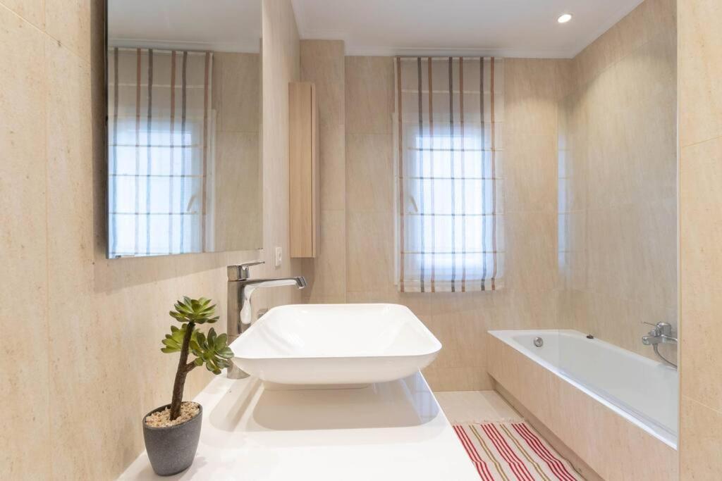 Apartamento Luxury Centro Bilbao Garaje Dış mekan fotoğraf